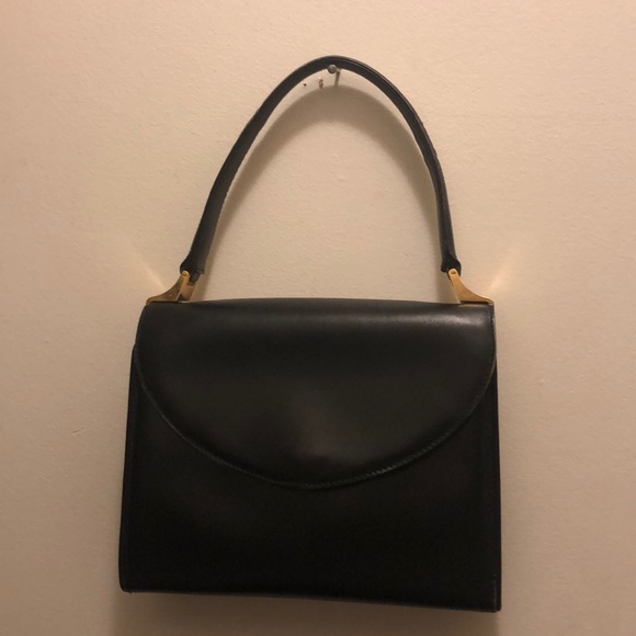GUCCI Handbags - VINTAGE! GENUINE ‘GUCCI’-BLACK LEATHER HANDBAG